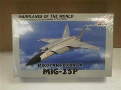 ACADEMY 1/144 Mikoyan-Gurevich MiG-25 Foxbat