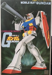 BANDAI 1/100 Gundam RX-78 Gundam