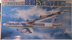 CROWN 1/144 Boeing B-52H Stratofortress