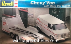 REVELL 1/25 Chevy Van with Race Car Trailer