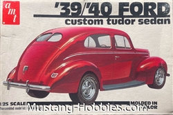 AMT/ERTL 1/25 '39/'40 Ford Custom Tudor Sedan