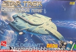 AMT Star Trek Deep Space Nine U.S.S. Defiant Plus Pack