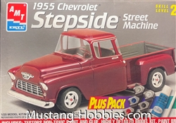 AMT/ERTL 1/25 1955 Chevrolet Stepside Street Machine