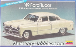 LINDBERG 1/32 1949 Ford Tudor