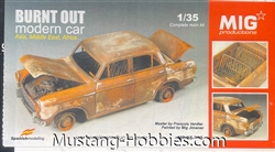 MIG PRODUCTIONS 1/35 Burnt Out Modern Car (Asia, Middle East, Africa...)