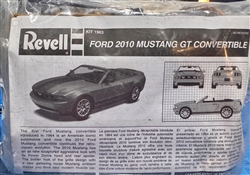 REVELL 1/25 FORD 2010 MUSTANG GT CONVERTABLE BAG KIT