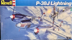REVELL 1/32 P-38J Lightning