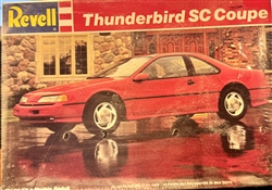 REVELL 1/25 1990 Pontiac Grand Prix